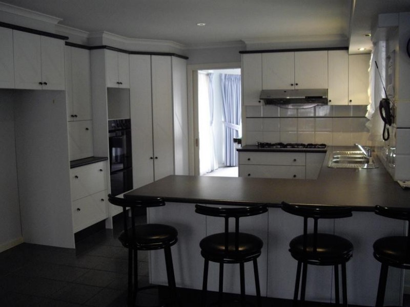 6 Durrant Place, Endeavour Hills VIC 3802