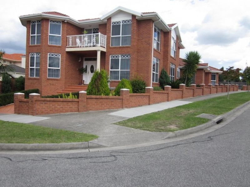 5 Renee Avenue, Endeavour Hills VIC 3802