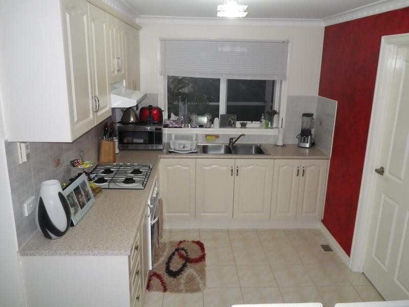 5 Renee Avenue, Endeavour Hills VIC 3802