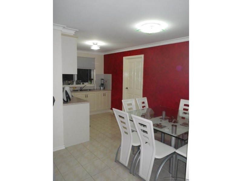 5 Renee Avenue, Endeavour Hills VIC 3802