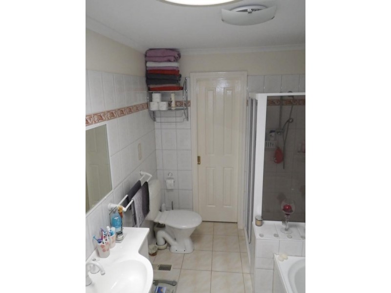 5 Renee Avenue, Endeavour Hills VIC 3802