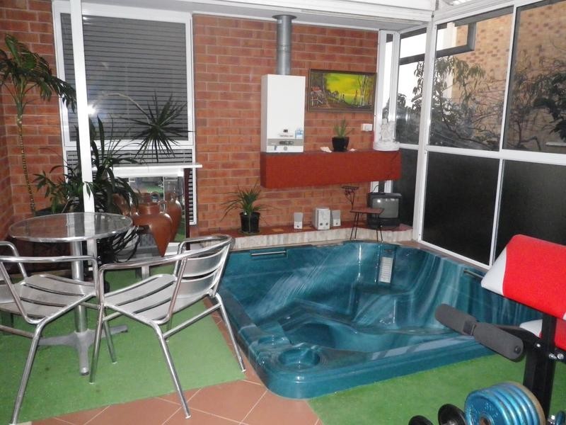 5 Renee Avenue, Endeavour Hills VIC 3802