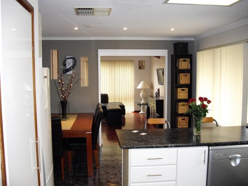 9 Grove End Road, Endeavour Hills VIC 3802