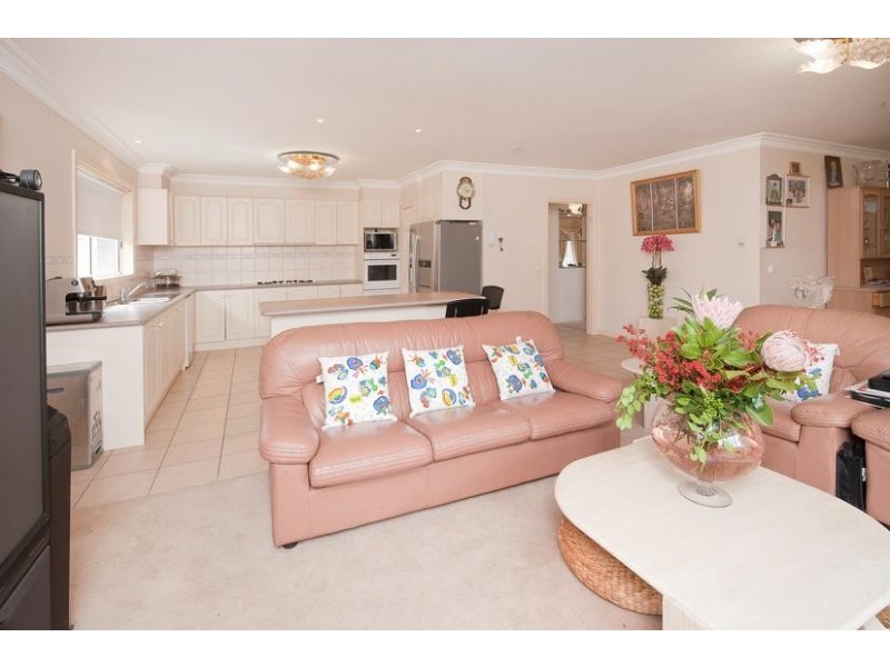 87 Reema Boulevard, Endeavour Hills VIC 3802