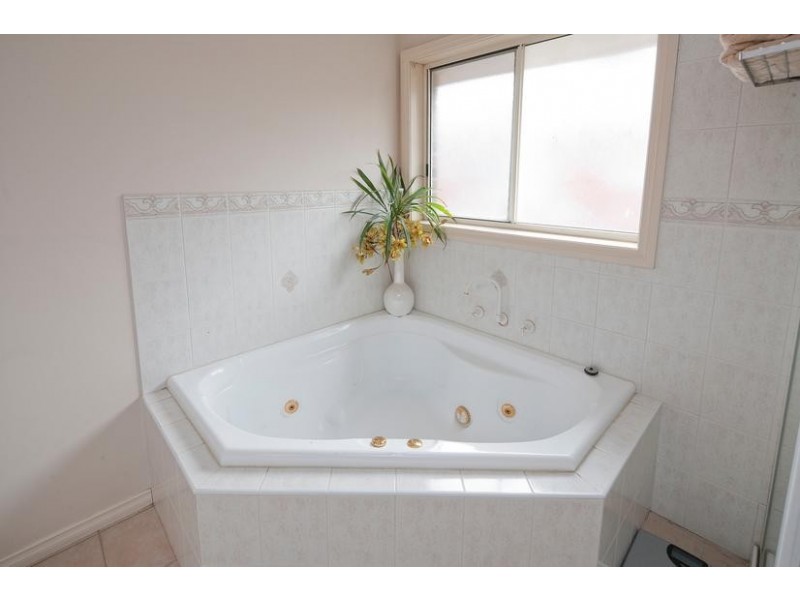 87 Reema Boulevard, Endeavour Hills VIC 3802