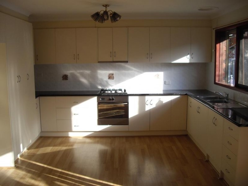 4 Headingly court, Endeavour Hills VIC 3802