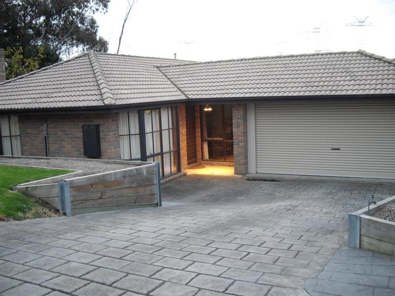 6 Redleap Court, Endeavour Hills VIC 3802