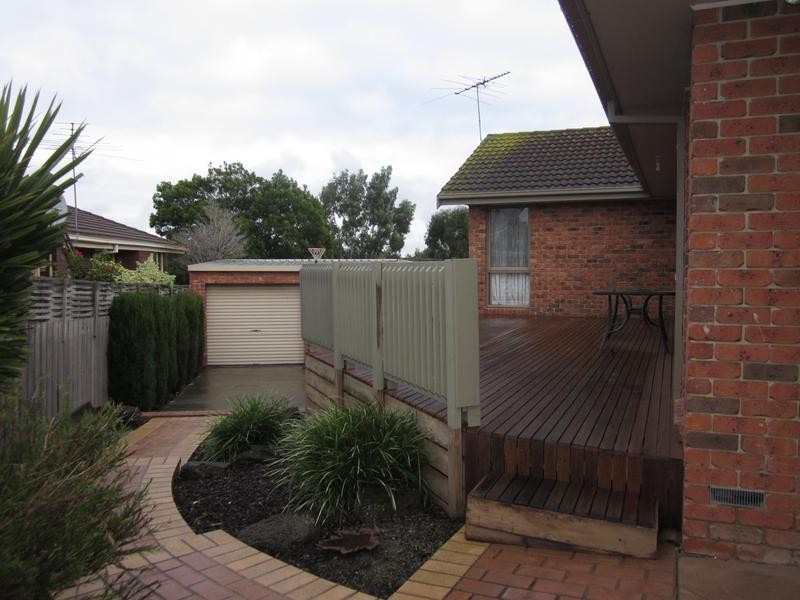 6 John Hunter Drive, Endeavour Hills VIC 3802