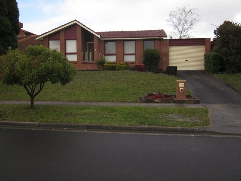 6 Nareen Avenue, Endeavour Hills VIC 3802