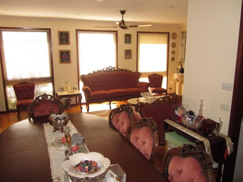 6 Nareen Avenue, Endeavour Hills VIC 3802