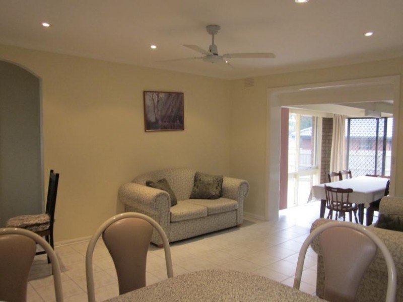 64 James Cook Drive, Endeavour Hills VIC 3802