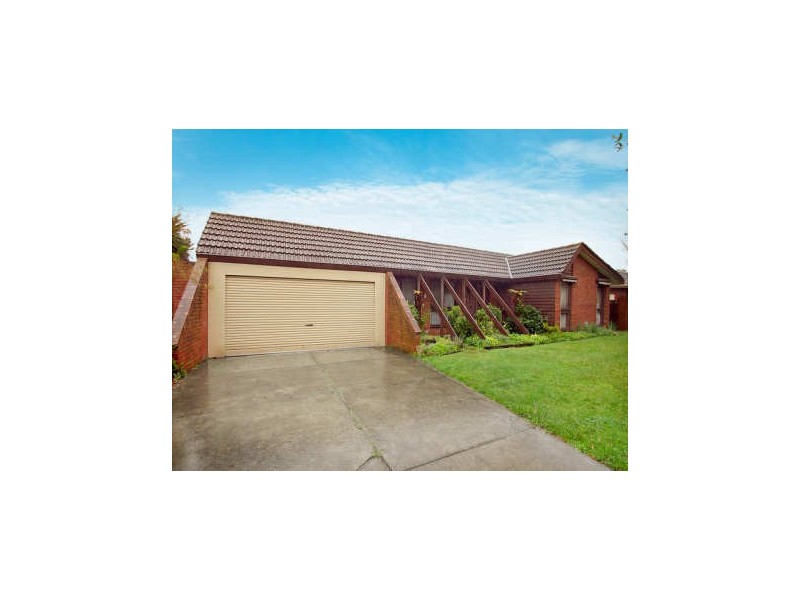 6 James Cook Drive, Endeavour Hills VIC 3802