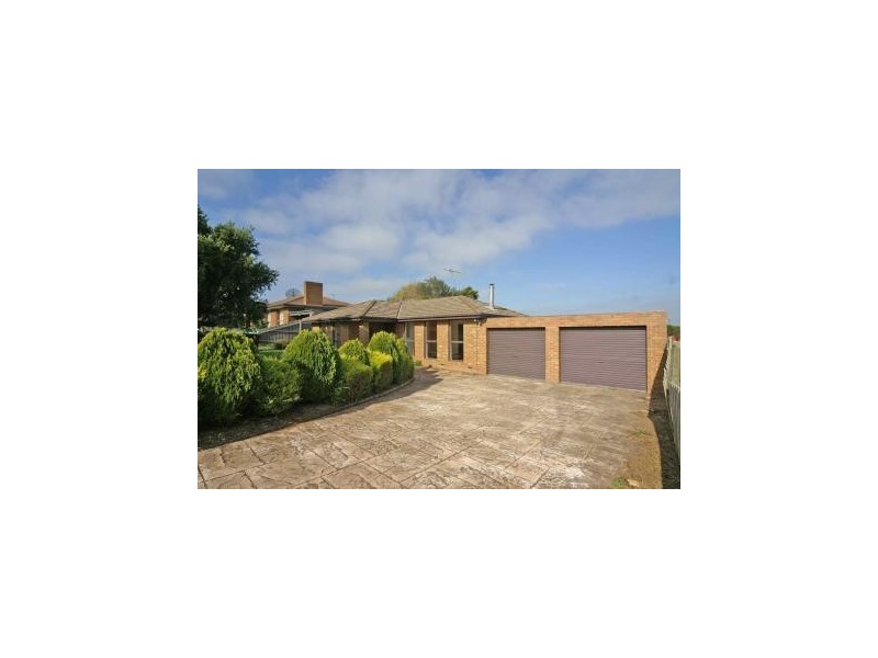 24 Charles Green Avenue, Endeavour Hills VIC 3802