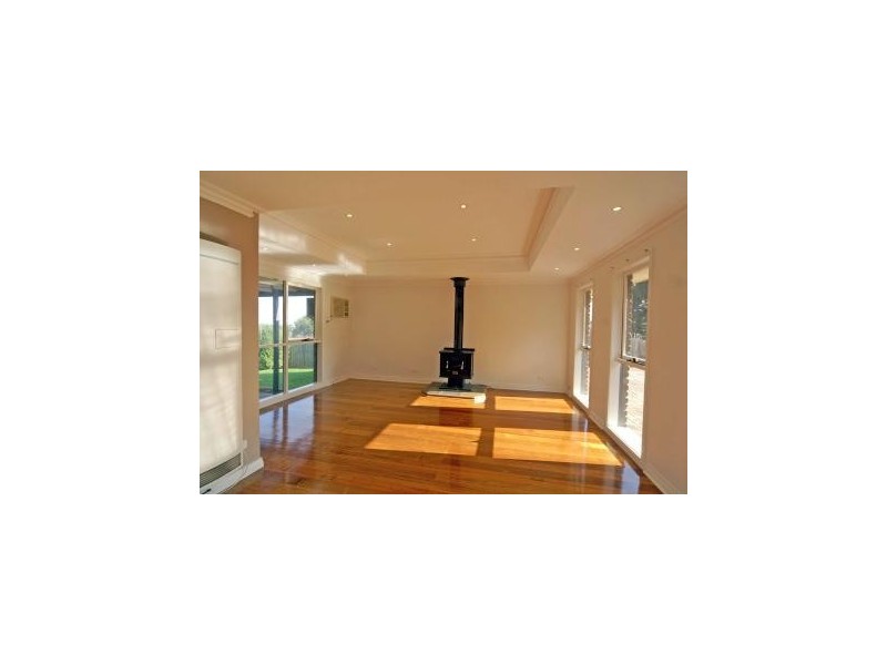 24 Charles Green Avenue, Endeavour Hills VIC 3802