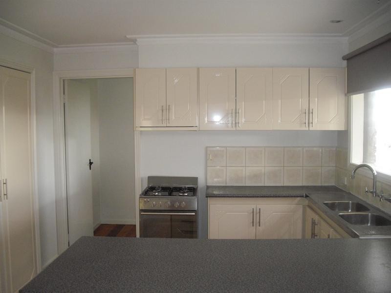 24 Charles Green Avenue, Endeavour Hills VIC 3802