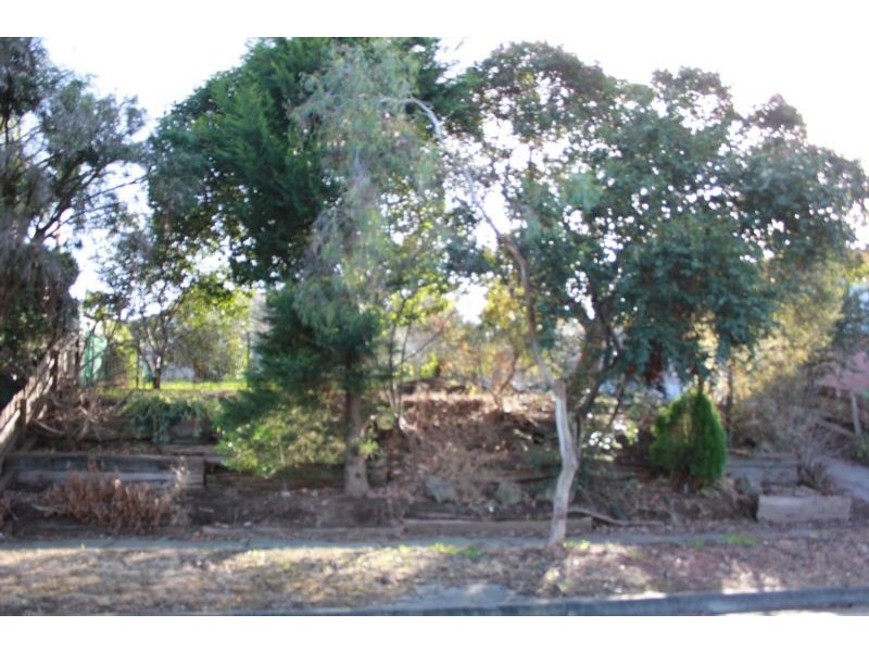 8 Oxley Way, Endeavour Hills VIC 3802