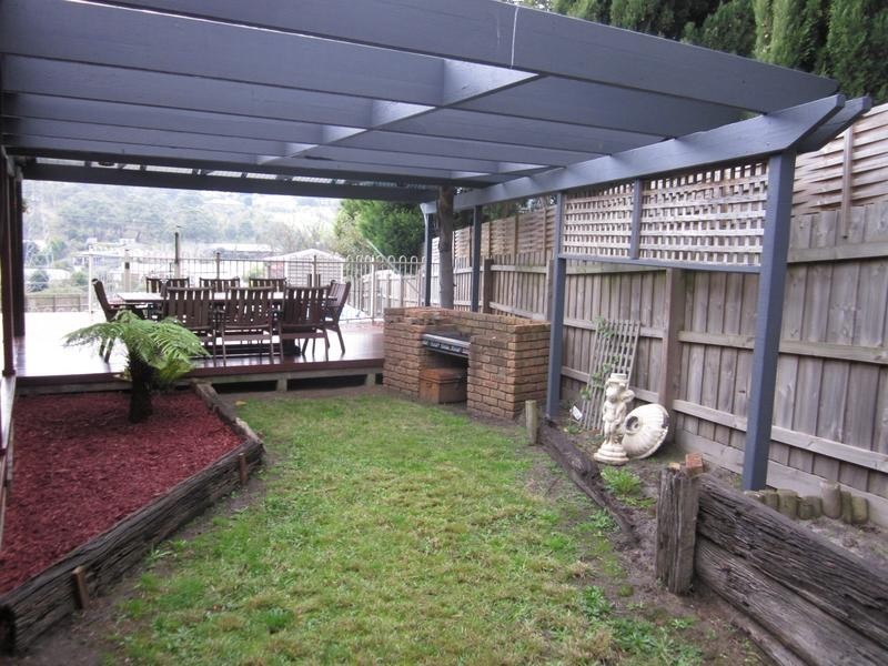 8 Janmara Court, Endeavour Hills VIC 3802