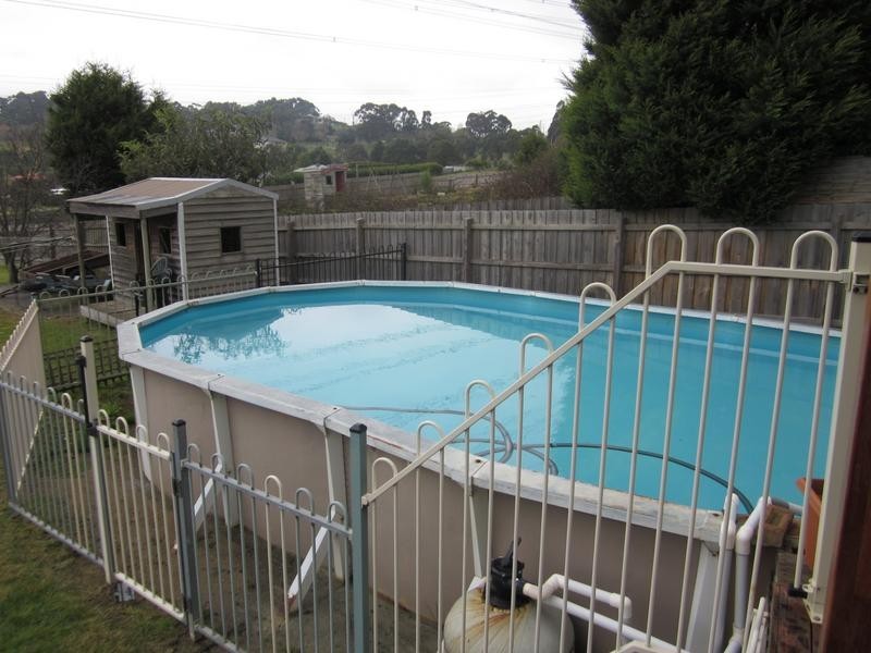 8 Janmara Court, Endeavour Hills VIC 3802