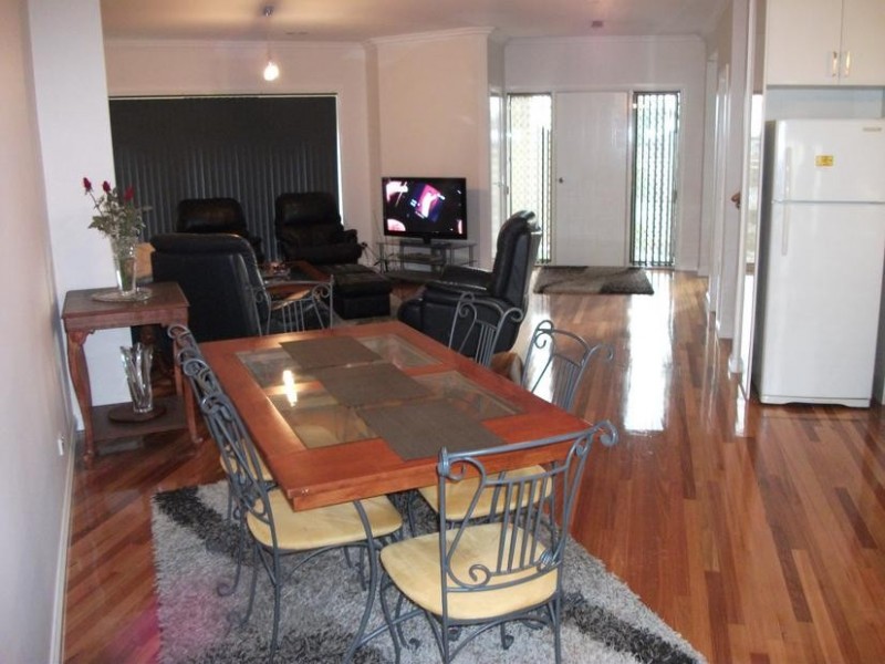 2A Endeavour Crescent, Endeavour Hills VIC 3802
