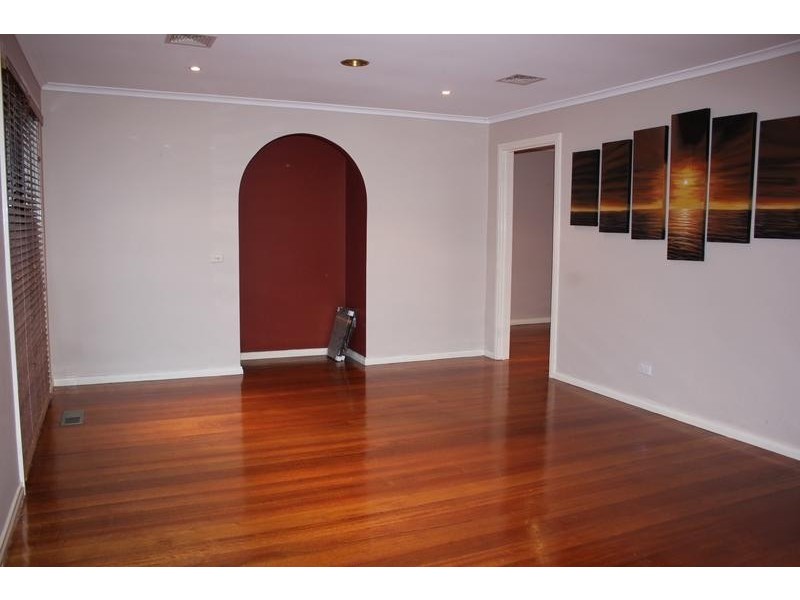 42 Monkhouse Drive, Endeavour Hills VIC 3802