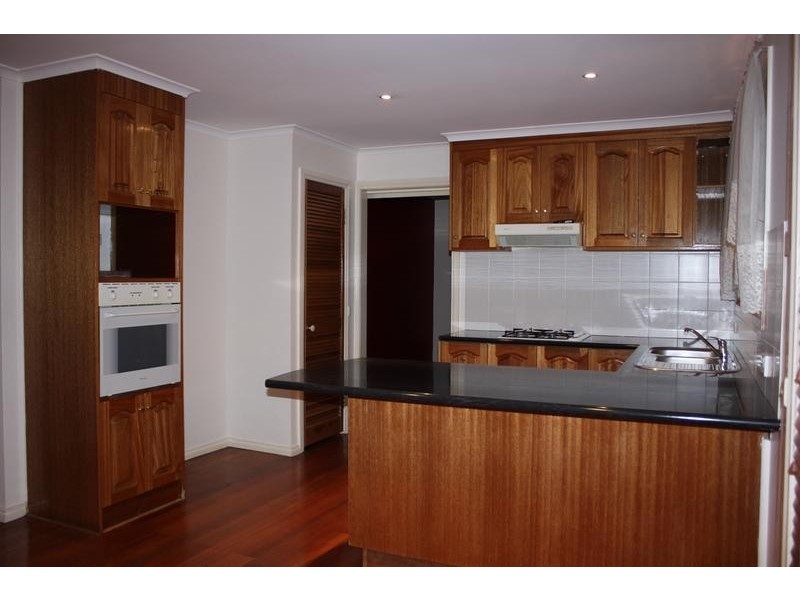 42 Monkhouse Drive, Endeavour Hills VIC 3802