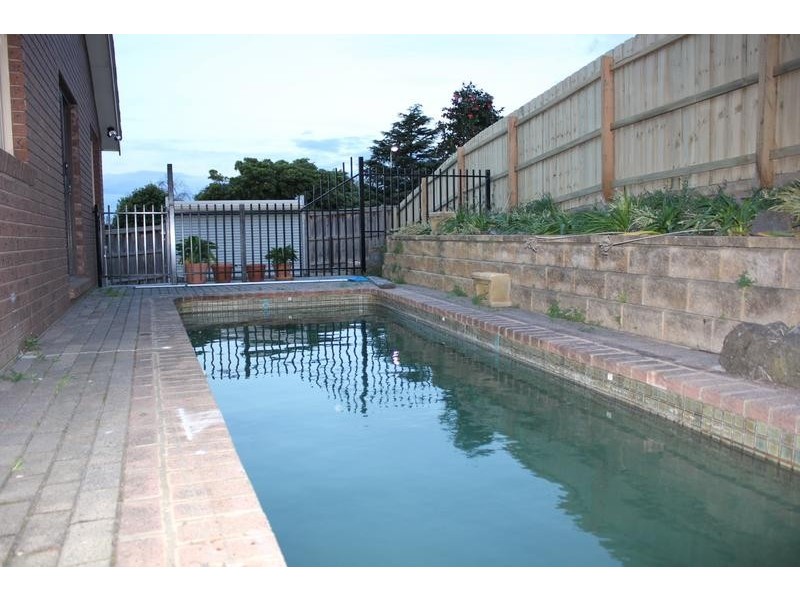 42 Monkhouse Drive, Endeavour Hills VIC 3802