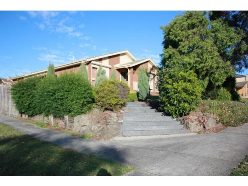 42 Monkhouse Drive, Endeavour Hills VIC 3802