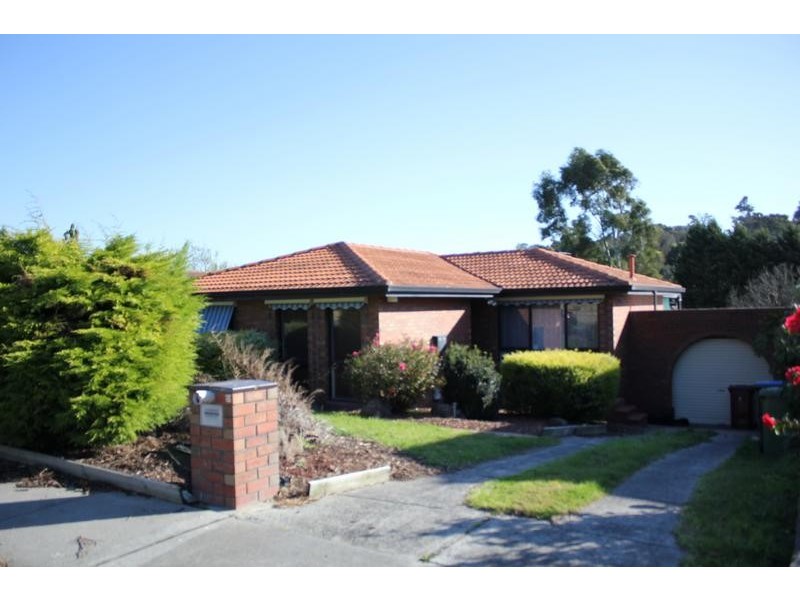 51 Sydney Parkinson Drive, Endeavour Hills VIC 3802