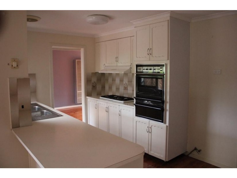 51 Sydney Parkinson Drive, Endeavour Hills VIC 3802