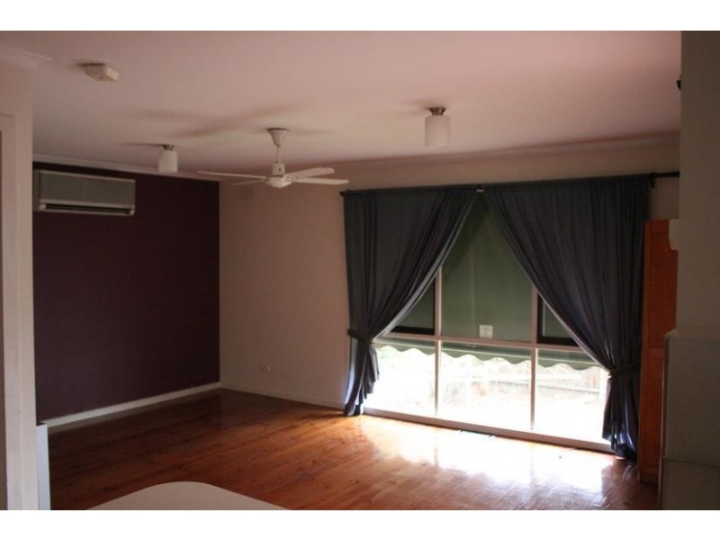 51 Sydney Parkinson Drive, Endeavour Hills VIC 3802