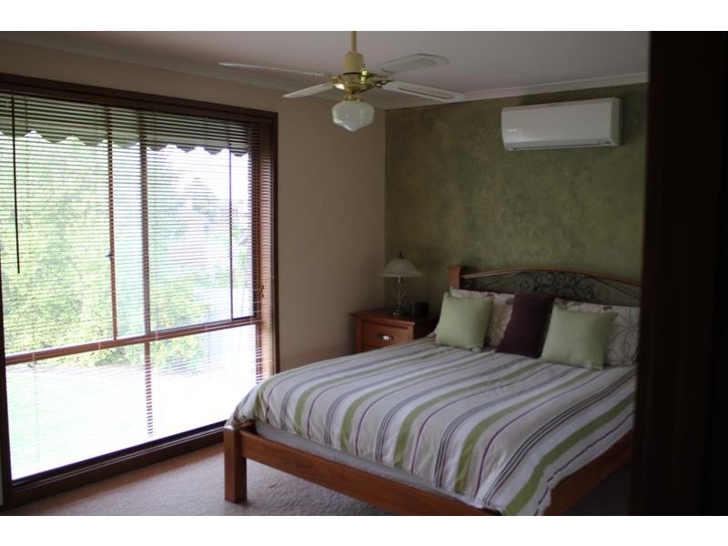 63 Charles Green Avenue, Endeavour Hills VIC 3802