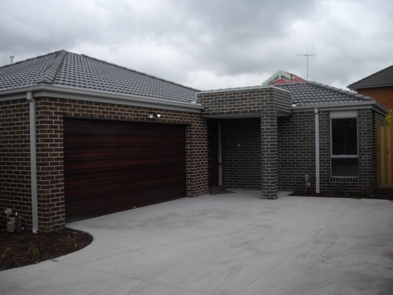 3/8 Kassan Gardens, Endeavour Hills VIC 3802