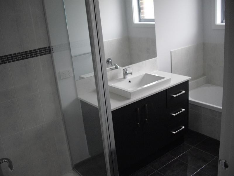 3/8 Kassan Gardens, Endeavour Hills VIC 3802