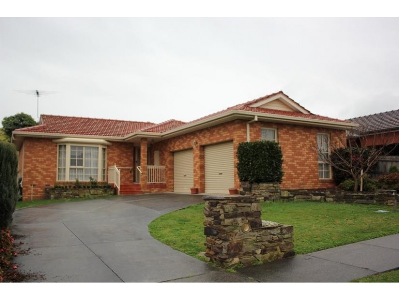 16 Monica Close, Endeavour Hills VIC 3802