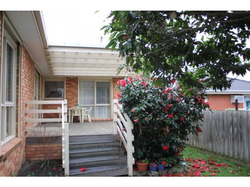 16 Monica Close, Endeavour Hills VIC 3802