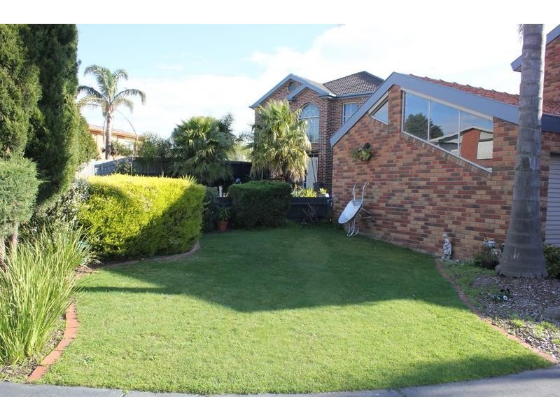 6 Natalie Rise, Endeavour Hills VIC 3802