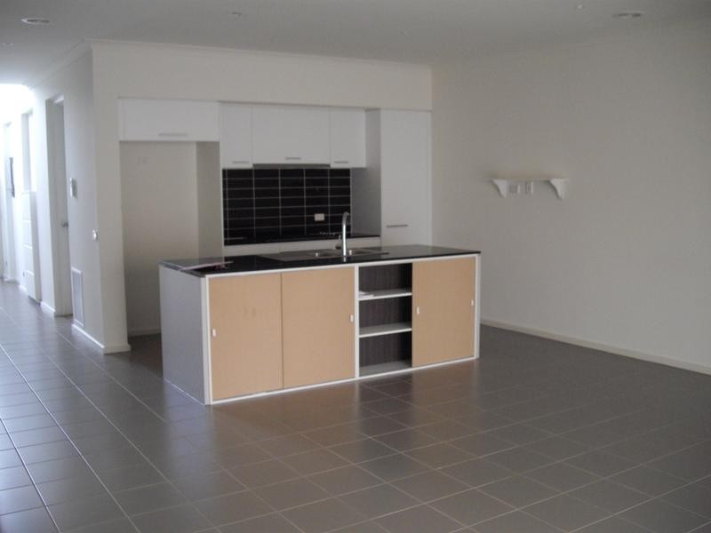 39 Barrier Reef Circuit, Endeavour Hills VIC 3802