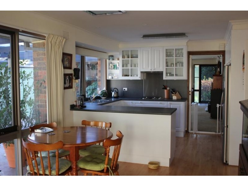 35 Haverstock Hill Close, Endeavour Hills VIC 3802