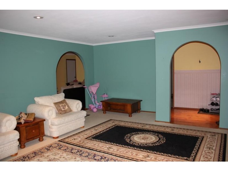 16 Henlow Rise, Hallam VIC 3803