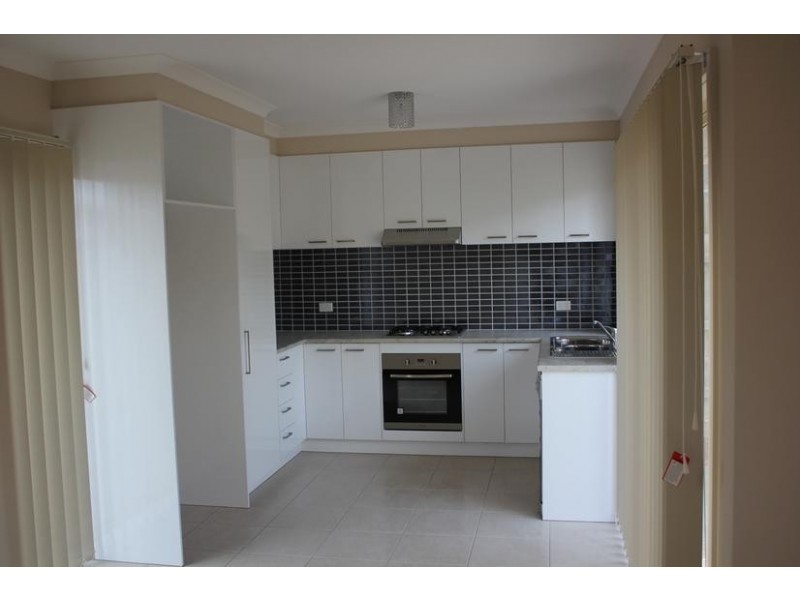 2/10 Heatherton Road, Endeavour Hills VIC 3802