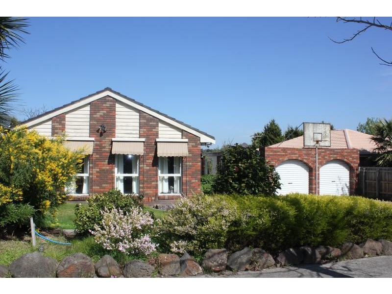 9 Robert Molyneux Avenue, Endeavour Hills VIC 3802