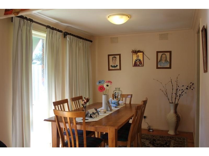 9 Robert Molyneux Avenue, Endeavour Hills VIC 3802