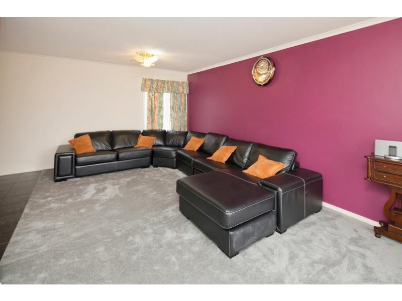 10 Janmara Court, Endeavour Hills VIC 3802