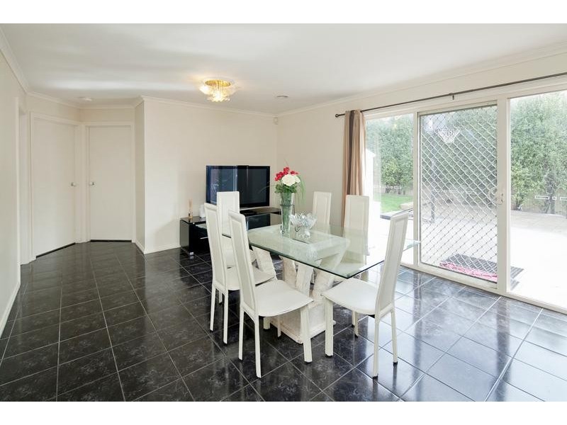 10 Janmara Court, Endeavour Hills VIC 3802