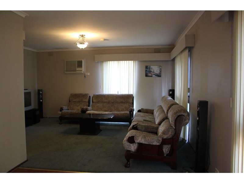7 Brougham Close, Eumemmerring VIC 3177
