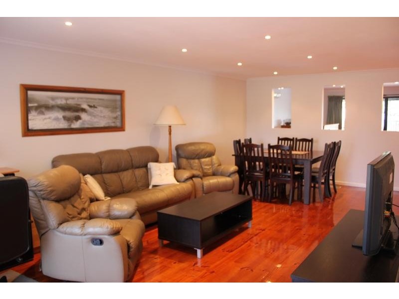 25 Struan Avenue, Endeavour Hills VIC 3802