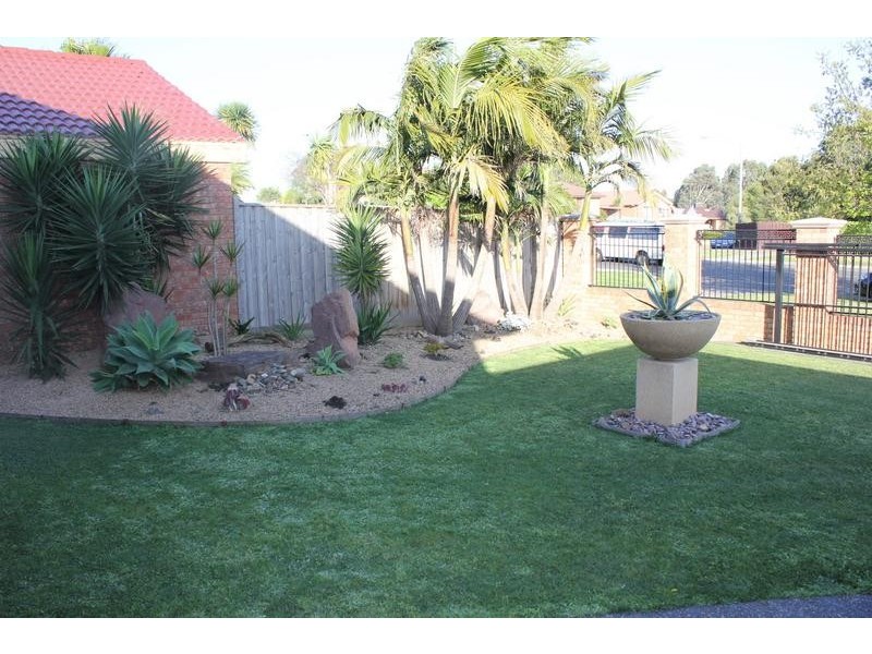 287 James Cook Drive, Endeavour Hills VIC 3802