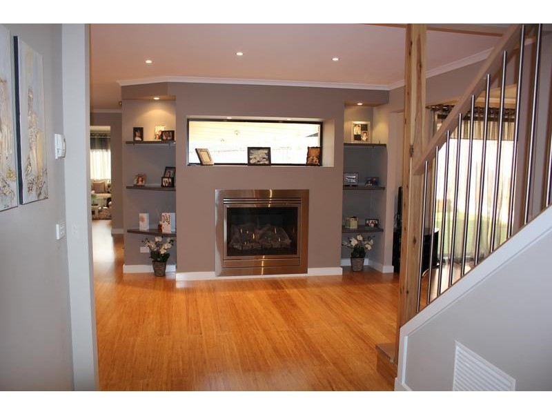 287 James Cook Drive, Endeavour Hills VIC 3802