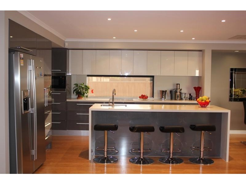 287 James Cook Drive, Endeavour Hills VIC 3802