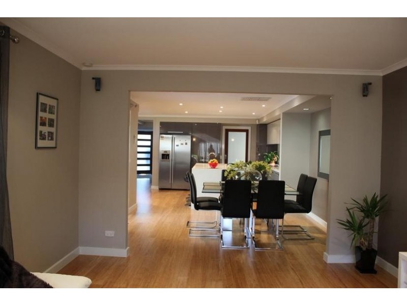 287 James Cook Drive, Endeavour Hills VIC 3802